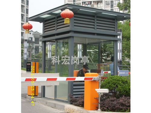 鋼結(jié)構(gòu)崗?fù)?></div>　　在端彎矩情況下，如果桁架下弦為軸向拉桿，構(gòu)件截面不考慮塑性發(fā)展，僅在彎曲力矩M.現(xiàn)象上屬展臺(tái)極值不平衡的形狀的彎曲變形不存在的平面產(chǎn)生的。<br><br>　　鋼結(jié)構(gòu)崗?fù)ふw結(jié)構(gòu)構(gòu)件選材，焊接符合國(guó)家標(biāo)準(zhǔn)，國(guó)家標(biāo)準(zhǔn)豁免鋼框架結(jié)構(gòu)，壁厚大于2mm，經(jīng)防腐處理，吊裝或鏟裝移動(dòng)后，能保證產(chǎn)品牢固，并能按客戶要求制作，非常適合小區(qū)門口的保安值班，地下停車庫(kù)的收費(fèi)口，工廠的車輛或人員出入口，單位停車場(chǎng)車輛出入口。<br><br>　　一般我們看到的崗?fù)げ牧隙际怯刹讳P鋼，鍍鋅材料制作而成的，根據(jù)不同的形狀分為多個(gè)種類，有圓形，半橢圓形等等，每個(gè)種類有各自的特色，在購(gòu)買時(shí)可以根據(jù)自己的需求來(lái)進(jìn)行選擇，那么崗?fù)どa(chǎn)廠家常見(jiàn)的崗?fù)ぴ煨投加心膸追N。<br><br>　　1.矩型崗?fù)?，我們都知道矩形是四方四正的，正方形也算是矩形的一種，我們見(jiàn)到較多的大都是這種造型的崗?fù)ぁ?br><br>　　2.圓型崗?fù)?，從外面?lái)看，崗?fù)こ尸F(xiàn)出一個(gè)圓柱形，外側(cè)用鍍鋅板或者不銹鋼折彎，焊接形成，整體看起來(lái)像一個(gè)木桶形狀。<br><br>　　3.異型崗?fù)?，不?guī)則形狀的崗?fù)?，有著自己的特色，款式多樣，一般適用于物業(yè)，公安，交通等領(lǐng)域。<br><br>　　4.半橢圓型崗?fù)ぃ?jiǎn)單來(lái)說(shuō)，也是一種半圓形，但是又區(qū)別于半圓，相當(dāng)于將半圓直徑拉長(zhǎng)，同樣的，整體框架也是通過(guò)焊接形成的。<br><br>
	</div>

    <div style=