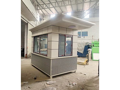 使用鋼構(gòu)江蘇崗?fù)び心男┨匦耘c優(yōu)勢？